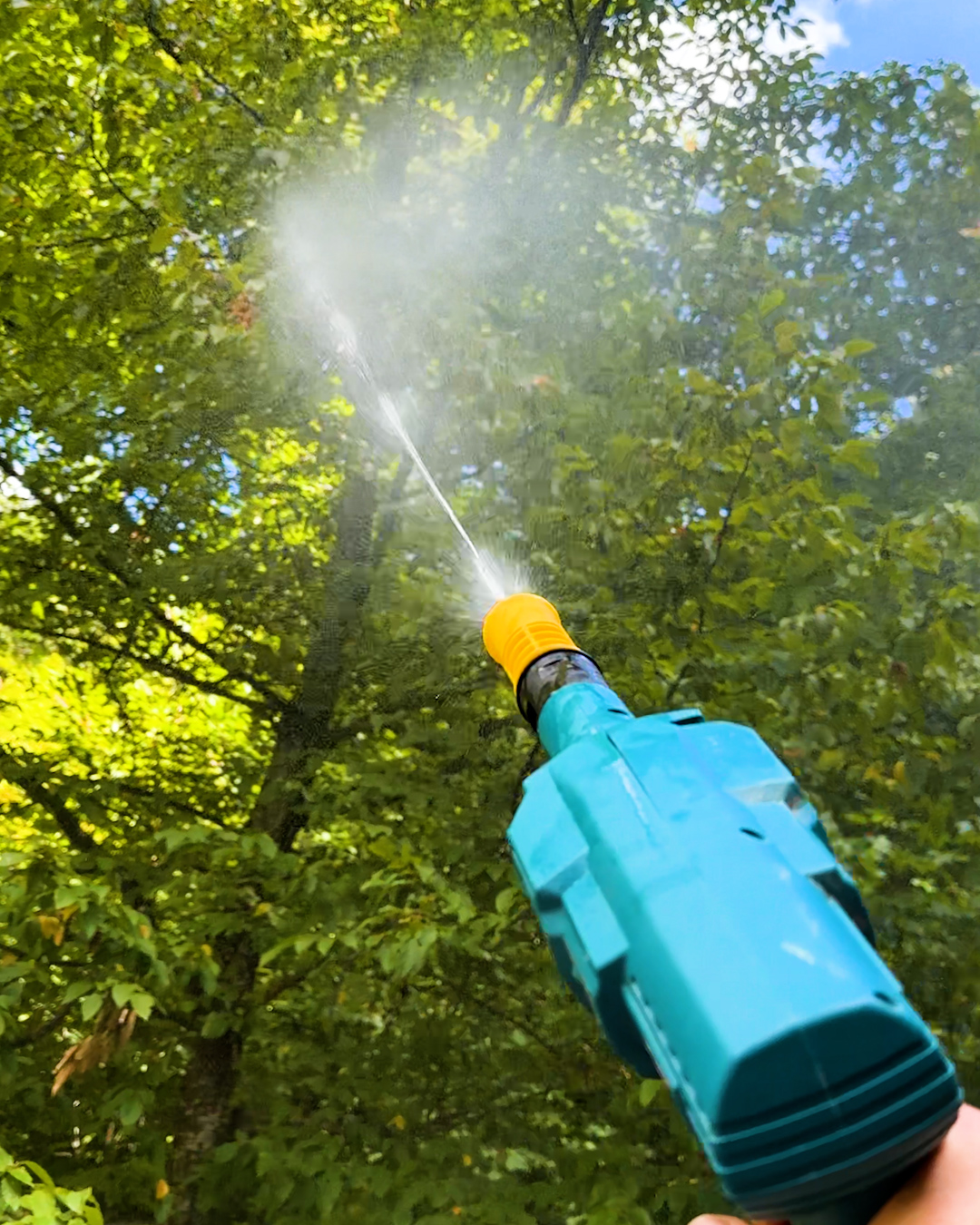 The ultimate tool for effortless cleaning and watering 💧