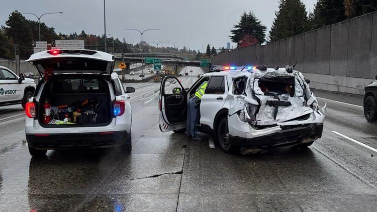 Motorhome crashes into WSP patrol car, WSDOT truck on I-5 in Seattle