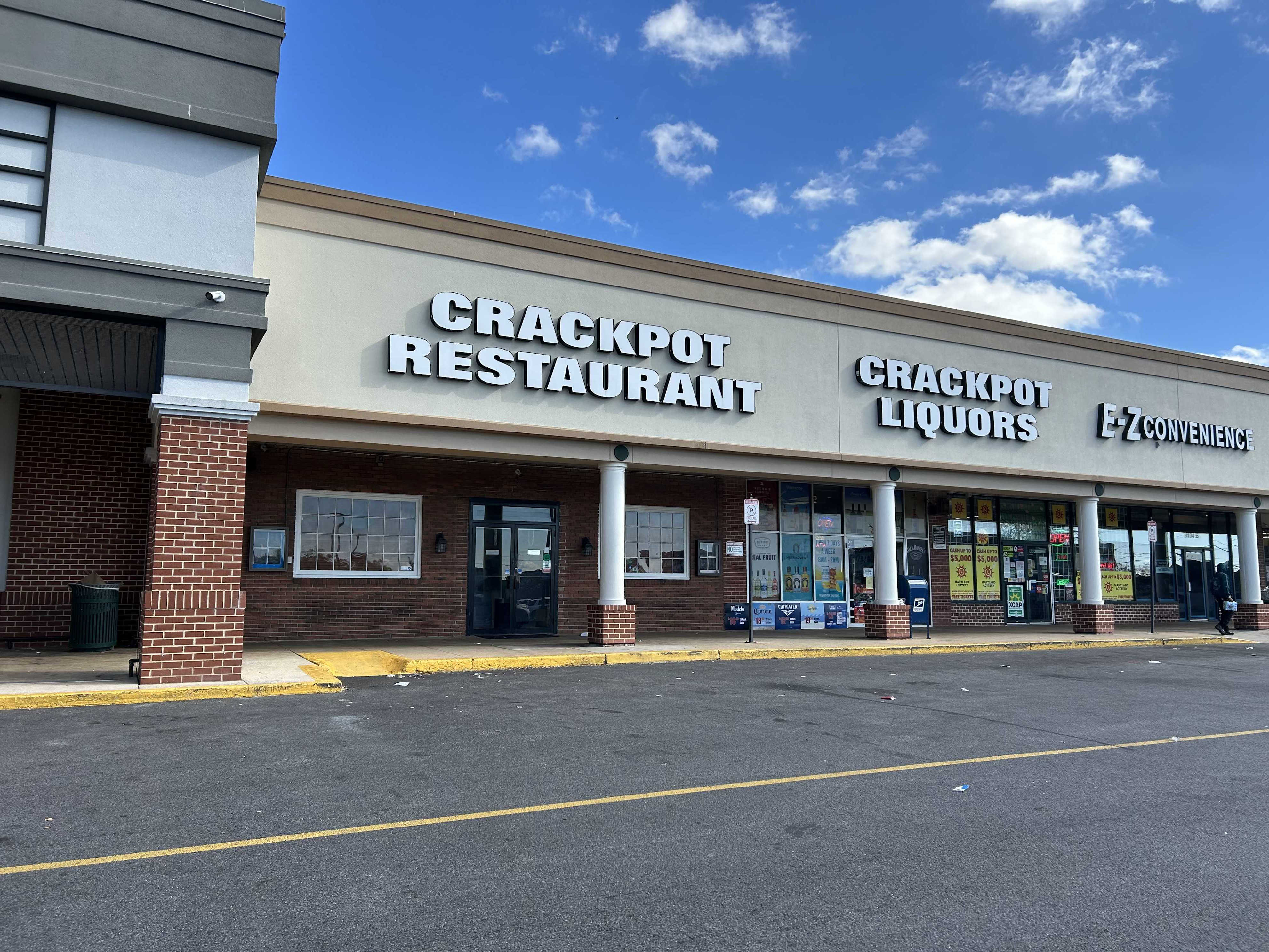 Guard shoots man who brandished knife in restaurant fight, police say