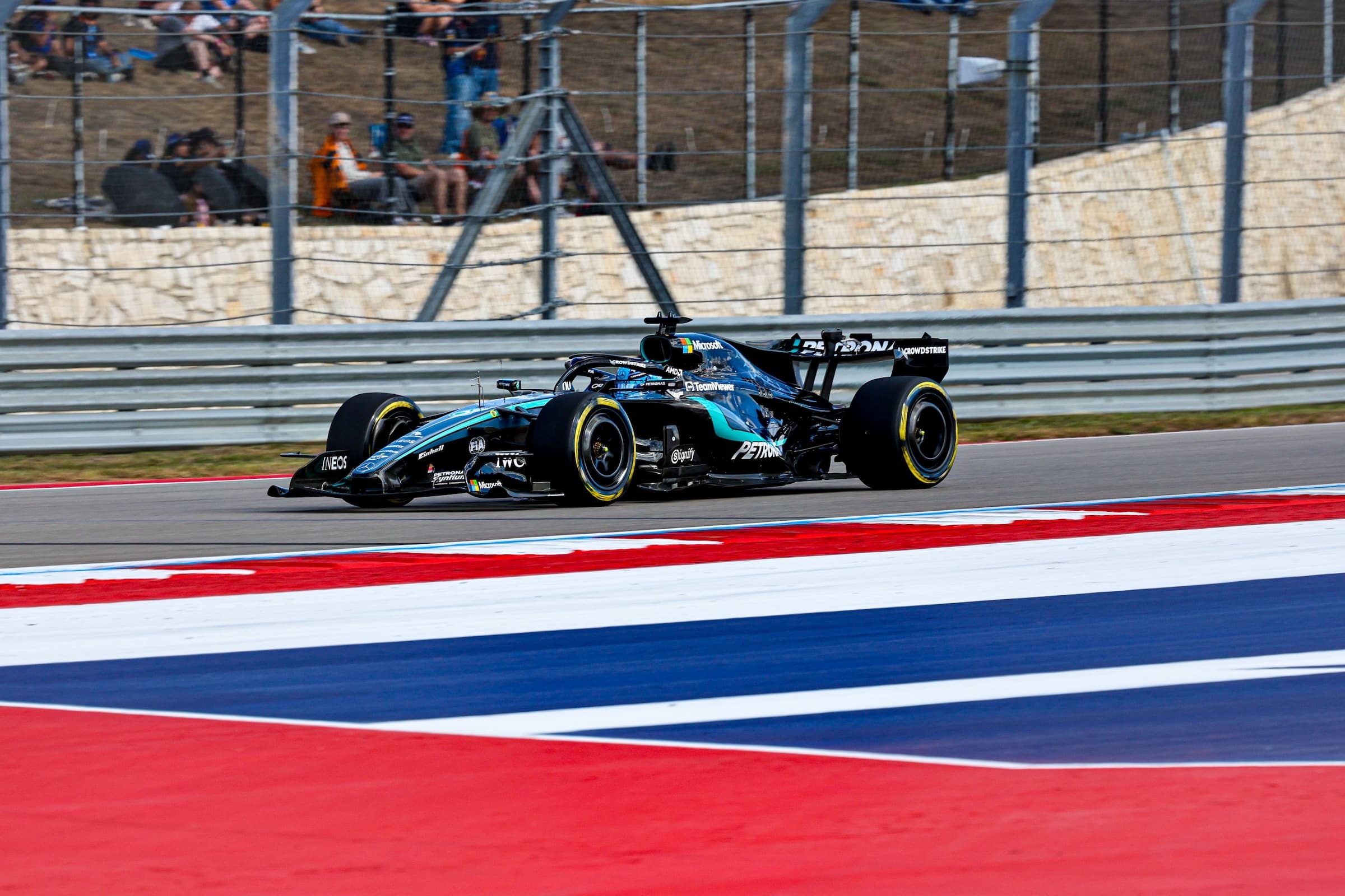 Raju käänne F1-mestaruustaisteluun – George Russell sai rangaistuksen