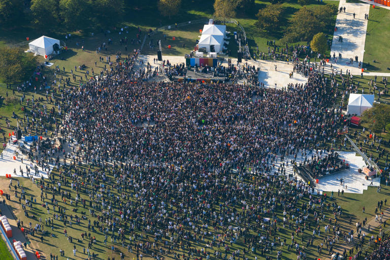 Turnstile pack out Washington Monument for Palestine, Sudan, and ...