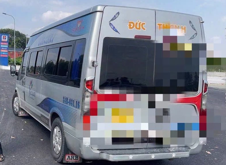 Xe khách chở quá 6 người, chủ xe và tài xế ở Hải Phòng bị xử phạt