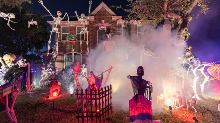 How to build a fog machine for spooky effects at home