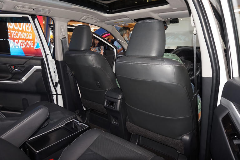 Fitur Toyota Innova Zenix makin canggih, tapi ada juga yang hilang