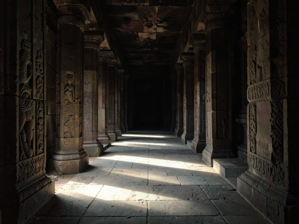 Bhartrihari's sphota theory: The instant a sentence becomes meaning