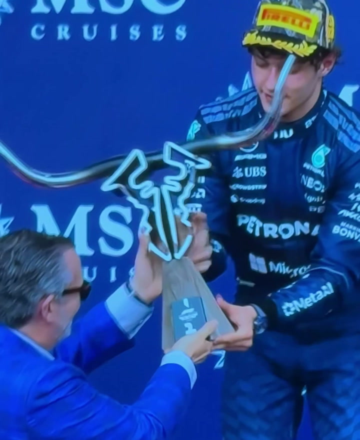 Crowd boos Ted Cruz at Formula 1 event in Austin