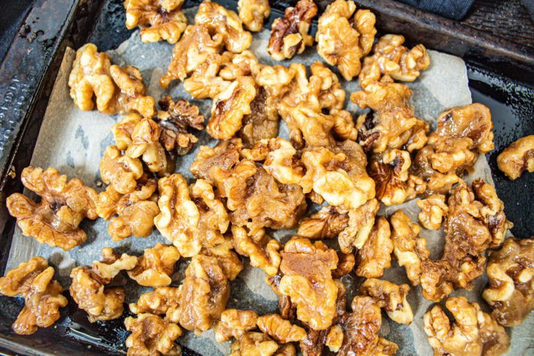 Brown sugar candied walnuts