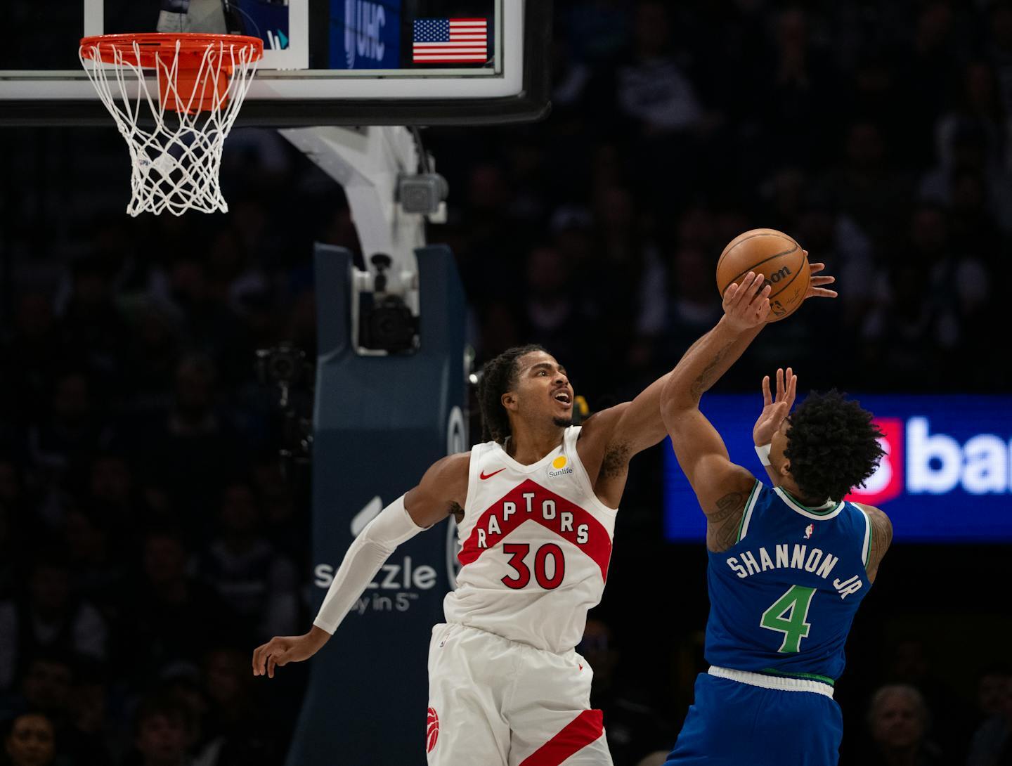 Live: Wolves dominate Raptors deep into game on wicked three-point shooting