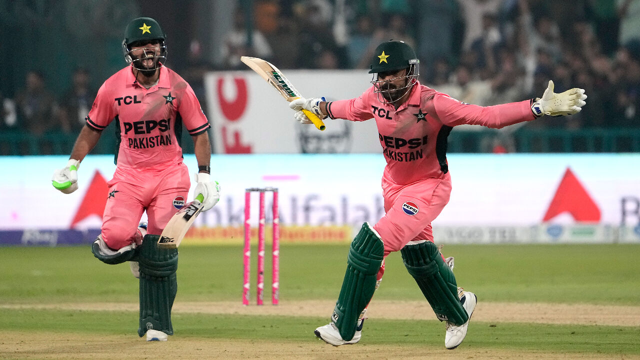 Haris Rauf, Will Jacks in heated on-field clash! Joe Root, umpire ...