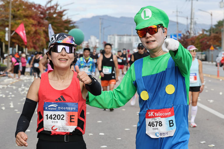 Chuncheon marathon: 80-year fall festival of emotion, joy