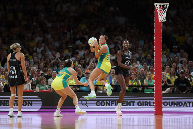 Netball fans all say same thing about Diamonds star as Aussies on cusp ...