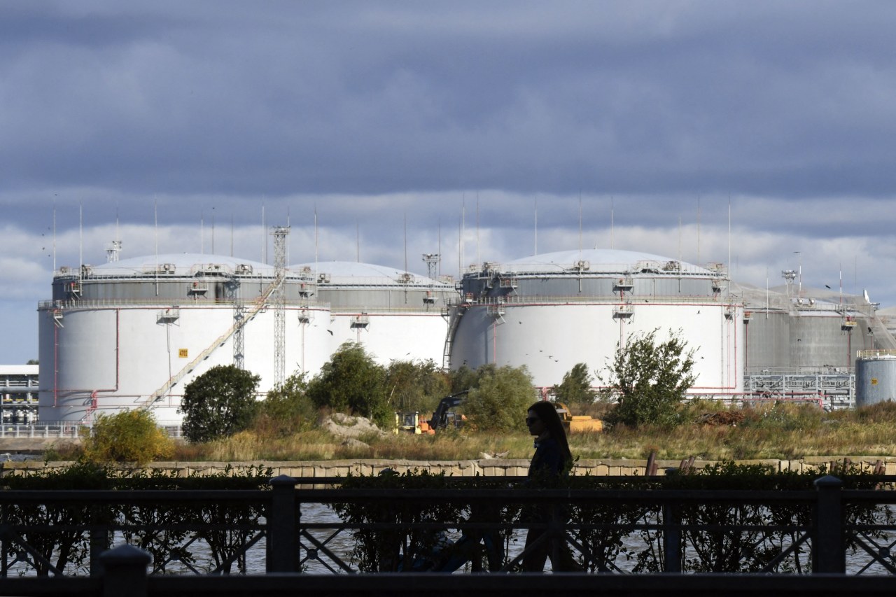 Death threats, lawsuits and billions in play: The battle over moving Russian oil