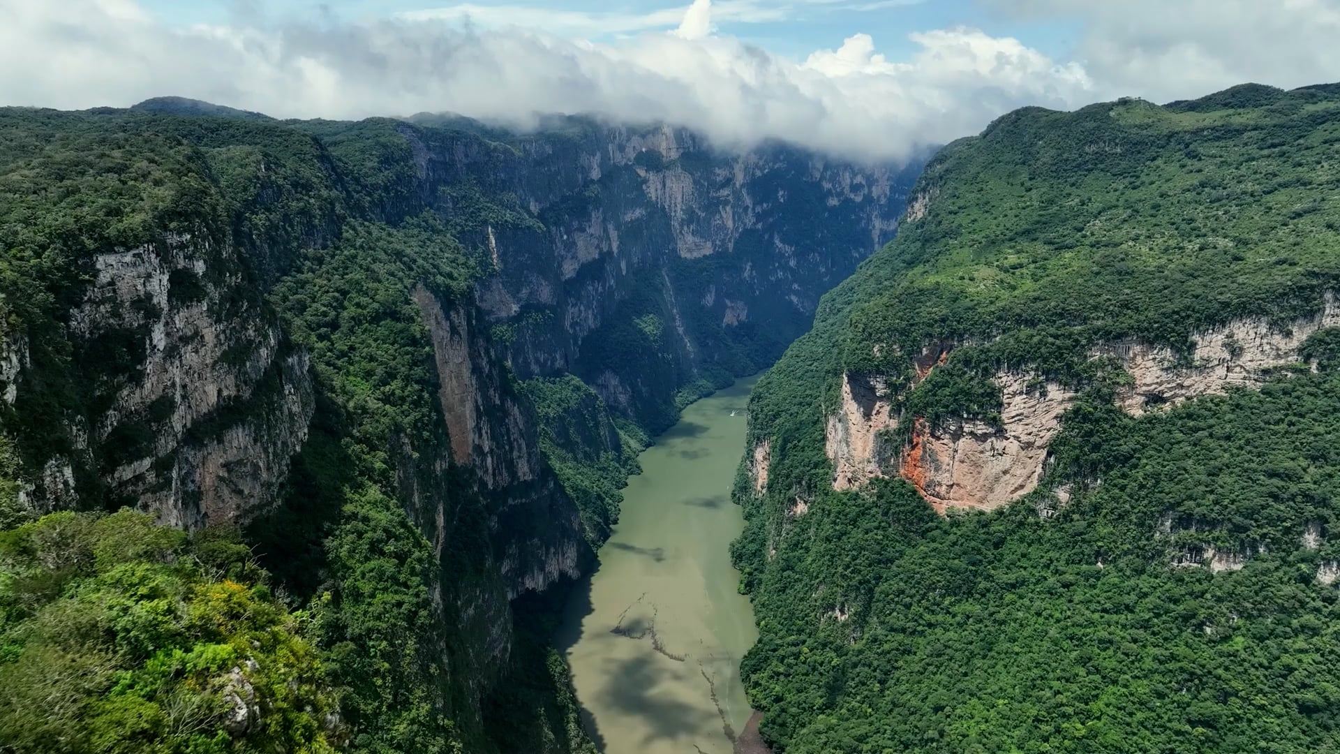 Sumidero-kanyon, Mexikó: drónfelvételek a Grijalva folyóról