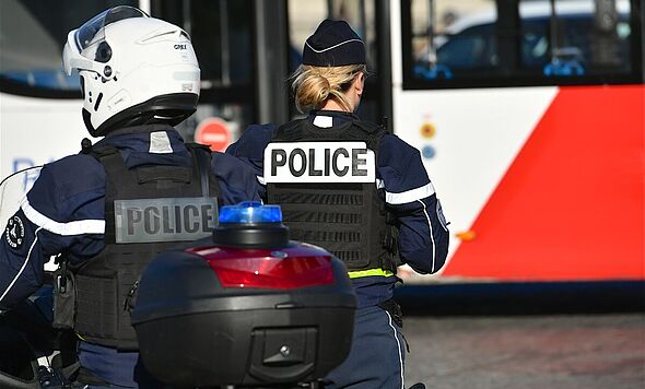 Pest exterminator shoots wife in head with rifle after mistaking her ...