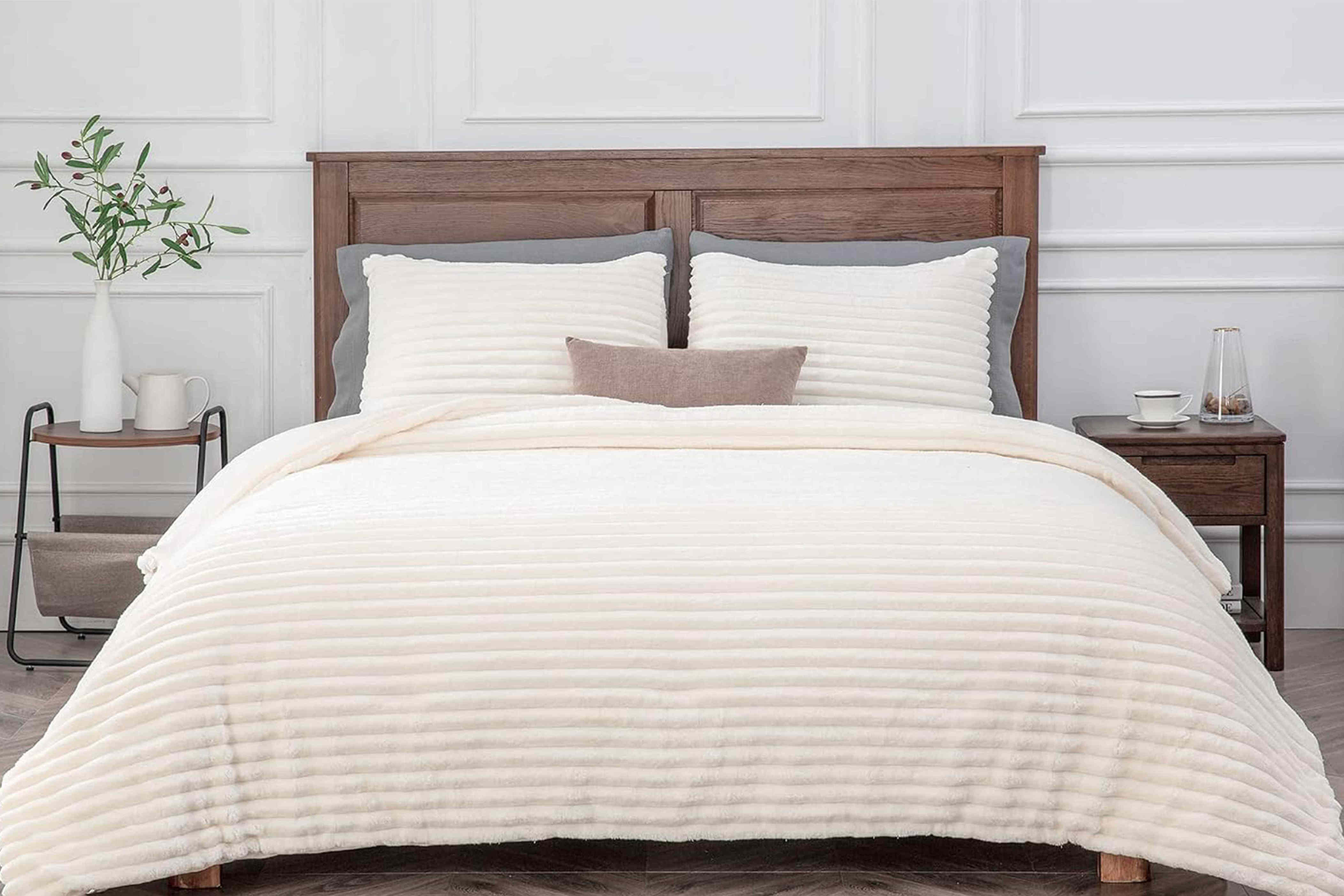 This comforter set worked like a charm warming up a chilly bedroom in a ...