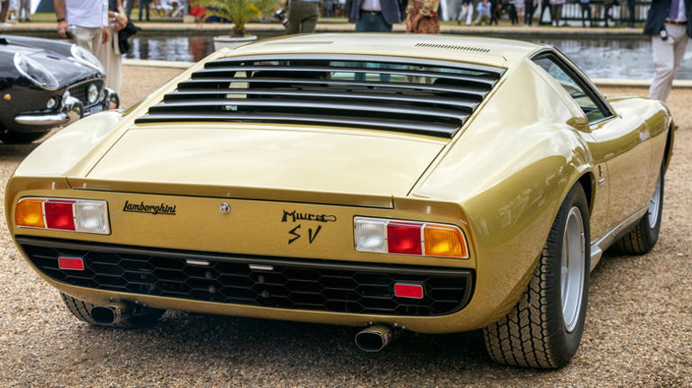 Why did Dodge, Ford, and other muscle cars use window louvers?