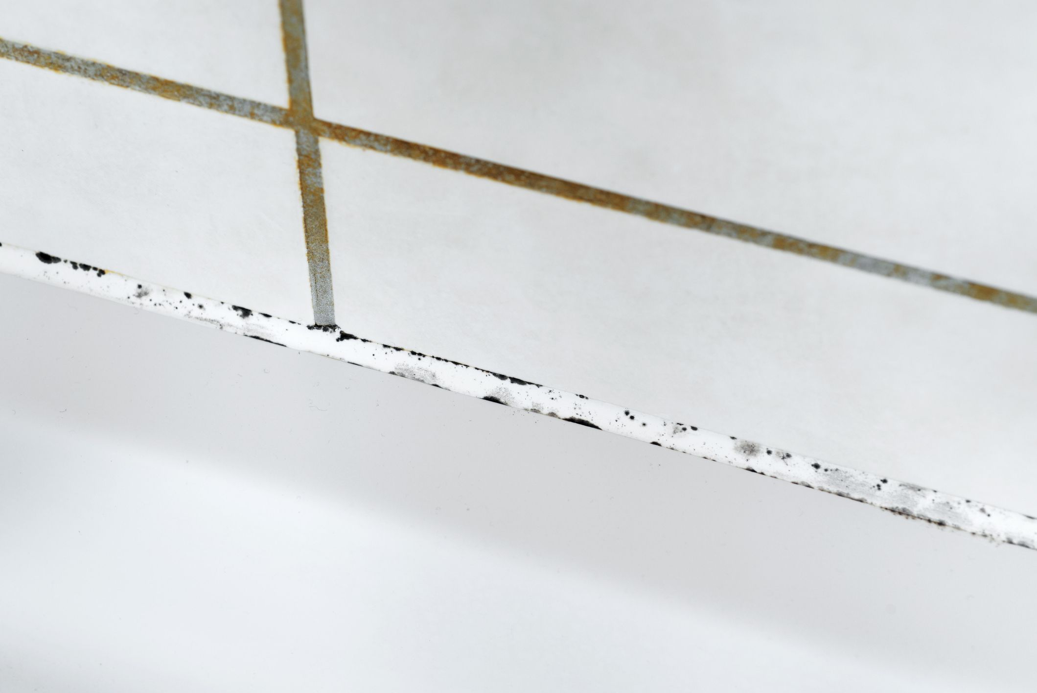 Don't bother cleaning these 6 things—cleaning pros say it's time to ...