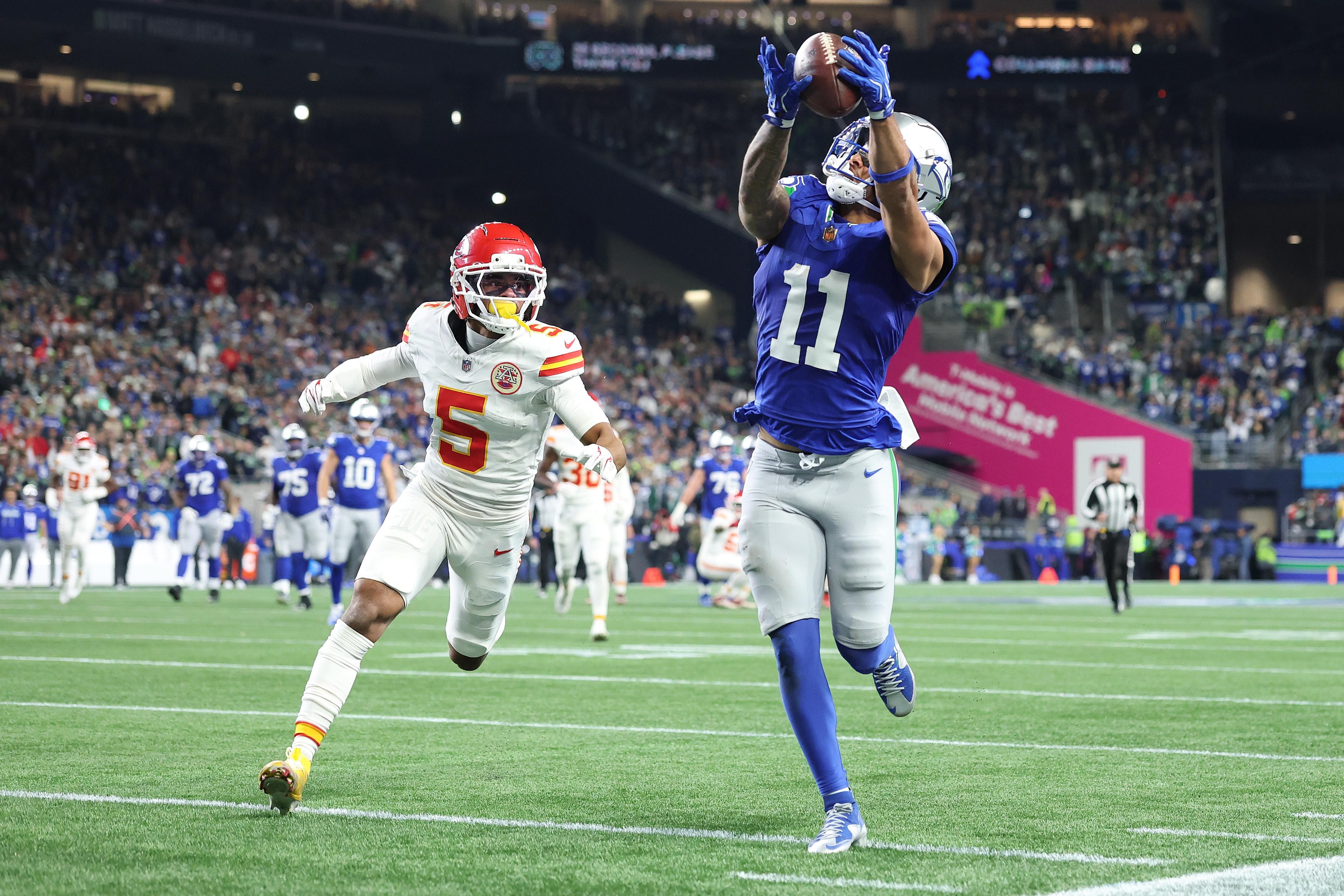 Seahawks-Chiefs score: Seahawks shut Patrick Mahomes, Kenneth Walker ...