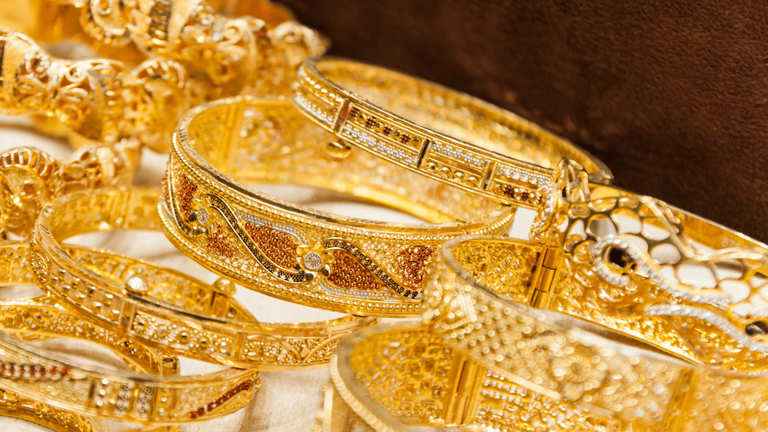 Gold prices dipping before Diwali, Dhanteras: Will the trend persist ...