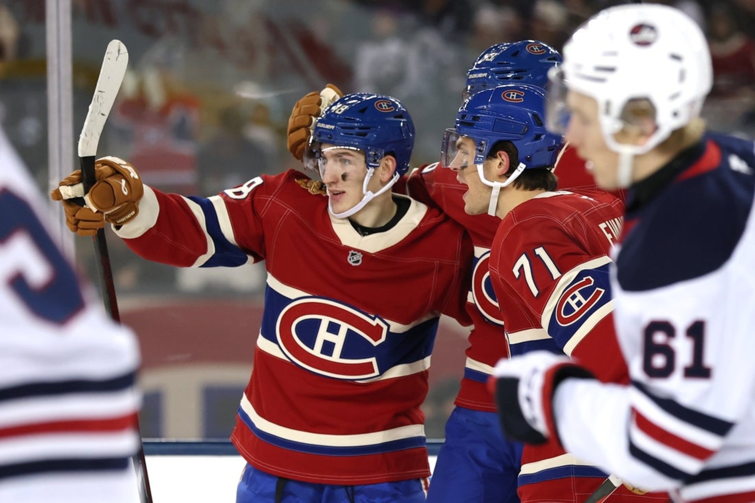 Canadiens earn narrow victory vs. Jets in Tim Hortons NHL Heritage Classic