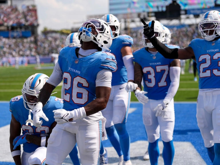 Tennessee Titans verlieren gegen Cleveland Browns 24:27, Cam Ward verliert