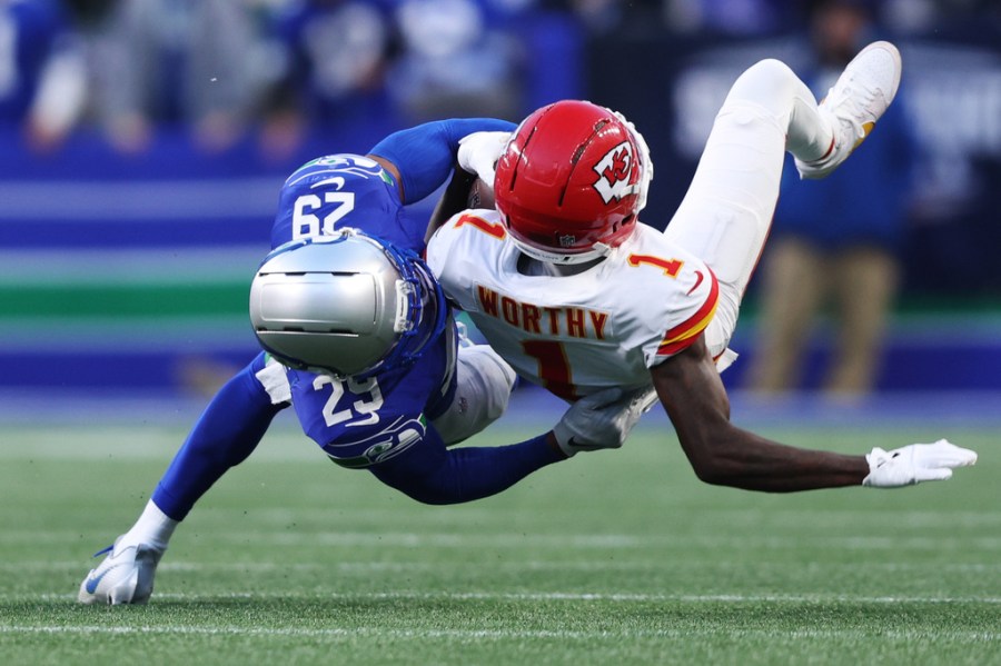 Chiefs fall to Seahawks in first loss of season
