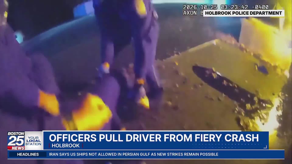 Watch: Officers pull driver from fiery wreck in Holbrook