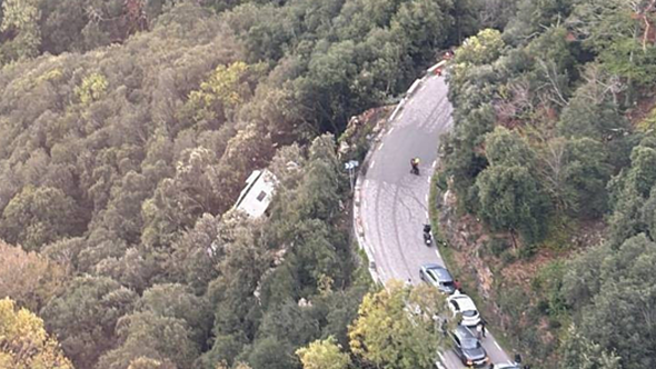Bus plunges 20 metres off cliff in Spanish tourist hotspot with more ...