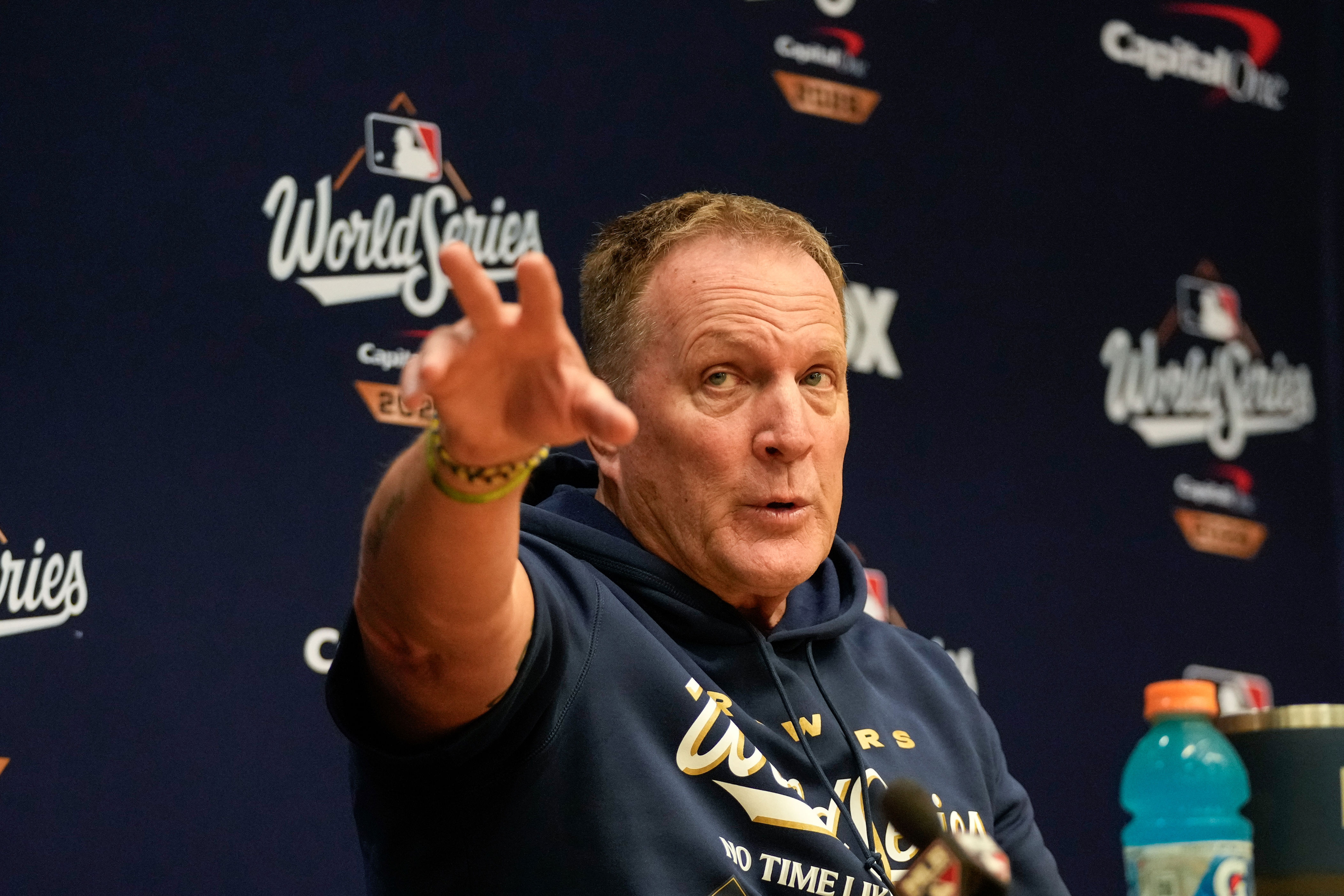 Brewers manager says of flight piloted by pitcher's uncle: 'I didn’t ...