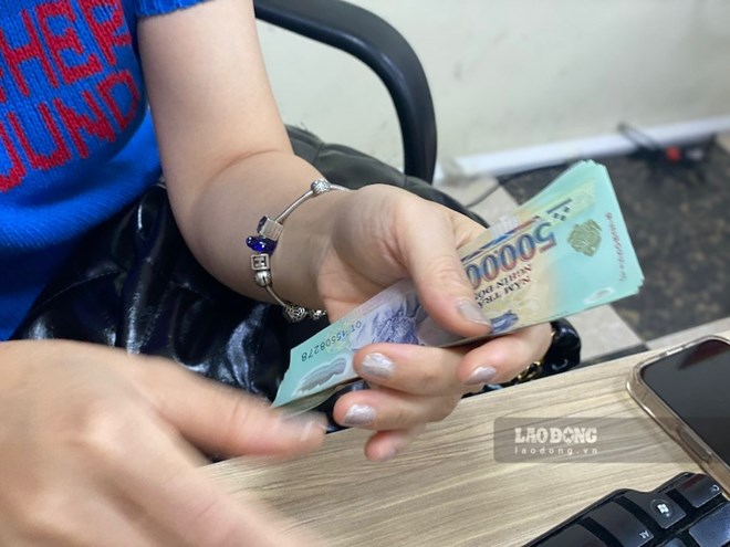 Doanh nghiệp tự ý cắt lương nhân viên đi làm muộn thay cho việc xử lý kỷ luật lao động sẽ bị xử phạt. Ảnh: Hải Nguyễn