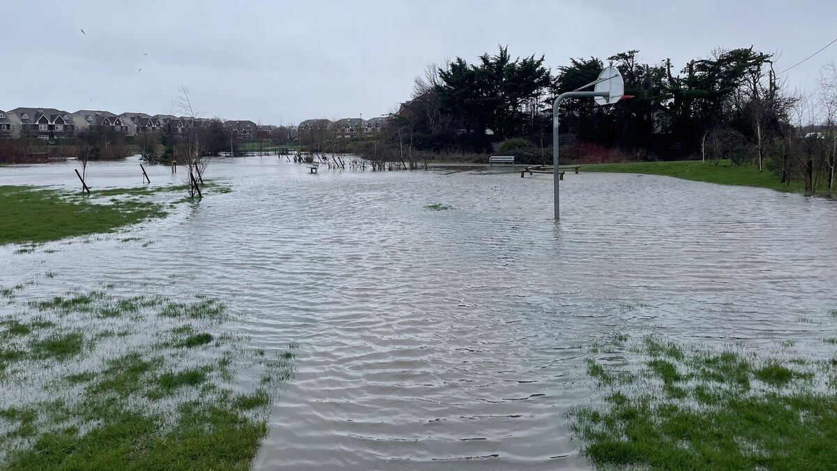 Met Éireann issue wind and rain warnings for Cork and Kerry