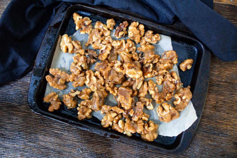 Brown sugar candied walnuts