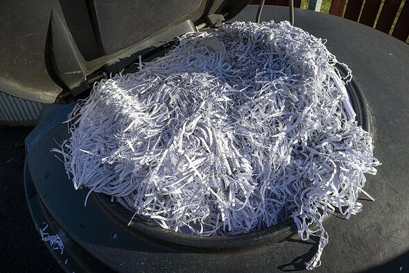 Binman settles debate on whether you can recycle shredded paper