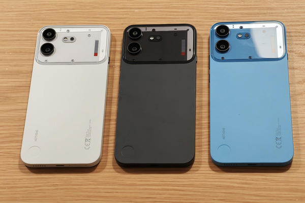 Nothingから新ミドル機「Nothing Phone (4b)」登場 8GBメモリー＋FeliCa搭載で6万円弱、ブルーが美しい!