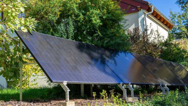Homeowner asks how to ground 8 backyard solar panels, and DIYers are ...
