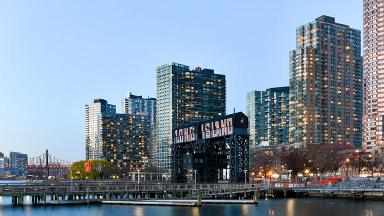 Why 80% of Manhattan buyers are looking elsewhere—and the borough ...