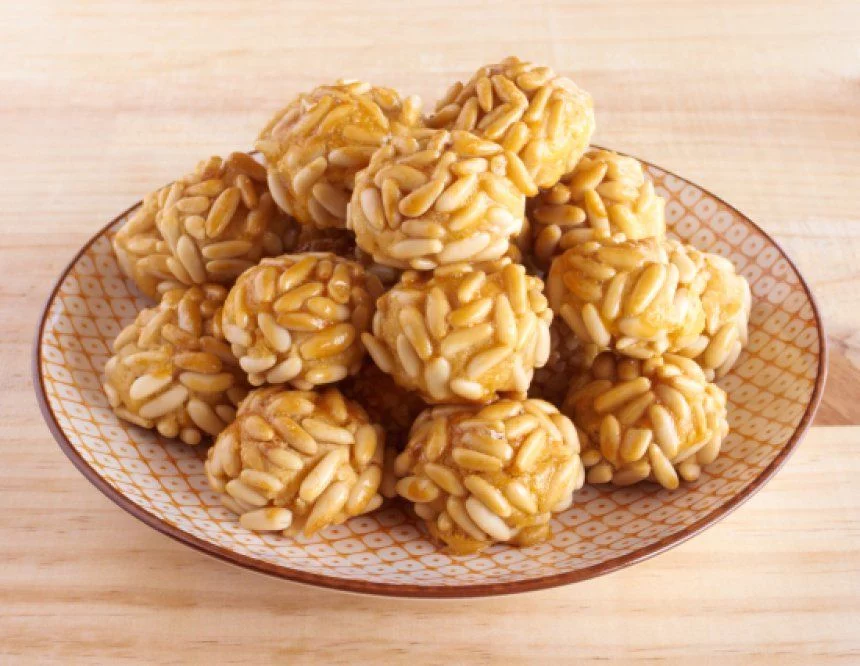 La receta de panellets caseros que triunfa en la Castañada: masa de ...