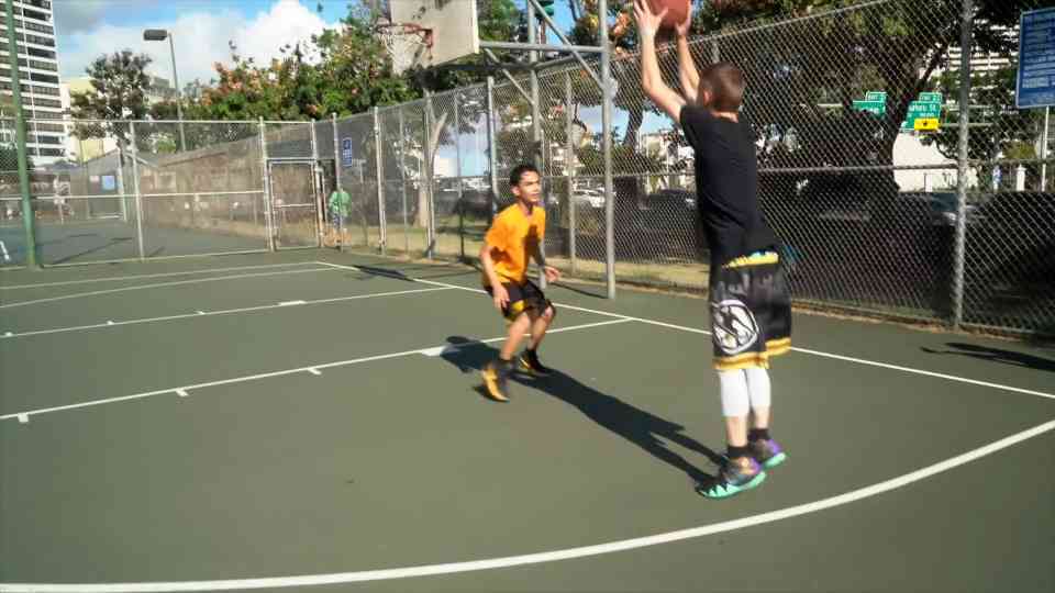 The Professor 1v1 vs trash-talking Army soldier in Honolulu