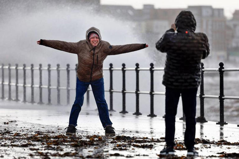 Storm Chloe - when next UK storm will arrive as Boelo leaves 80,000 ...