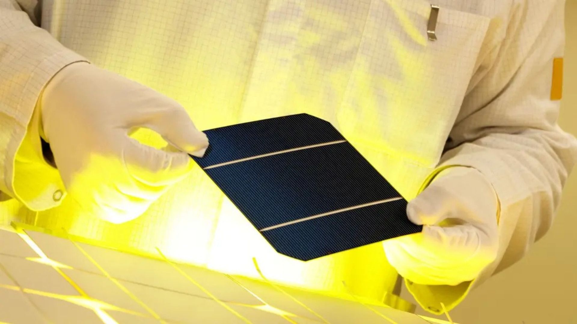 Flexible solar panels retain 92.5% efficiency after 1,044 hours in heat ...