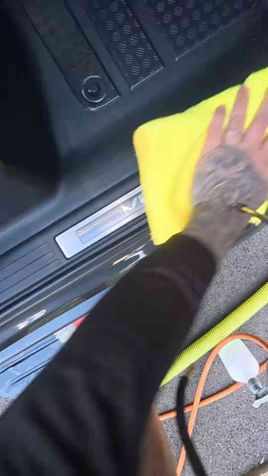 How car detailing transforms a vehicle from start to finish