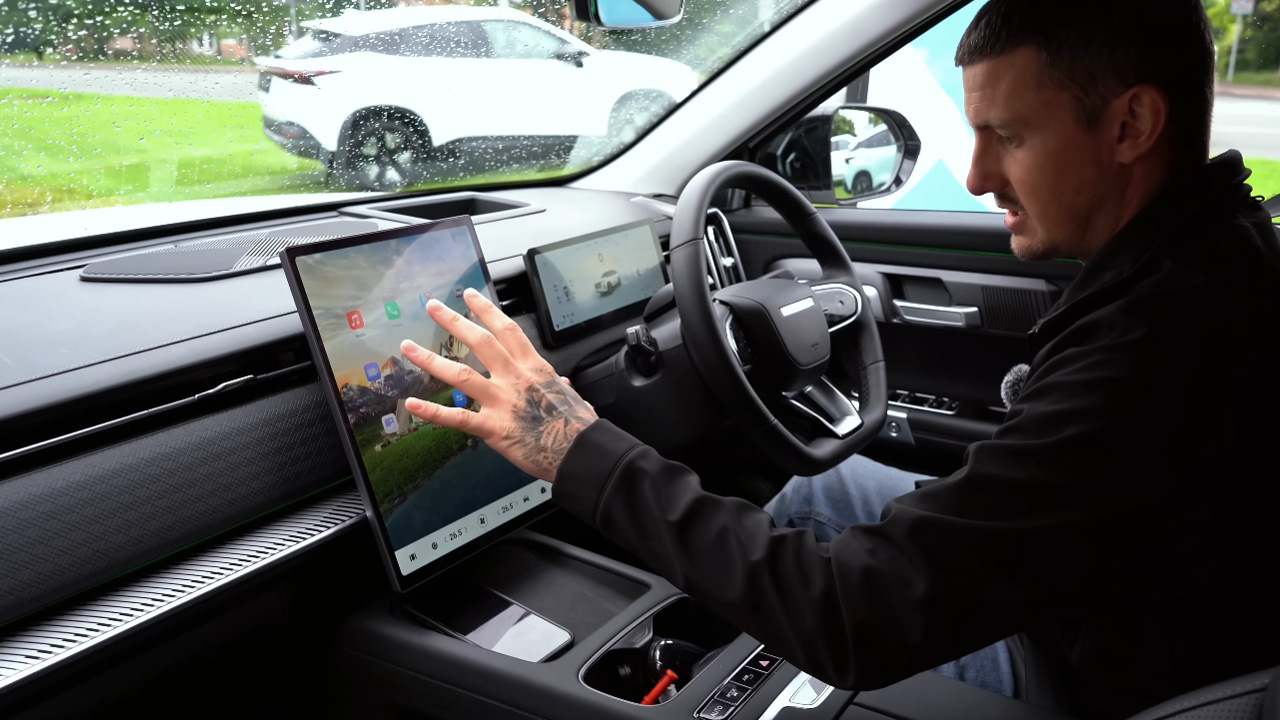 High tech cabin features inside the Jaecoo 7 deluxe