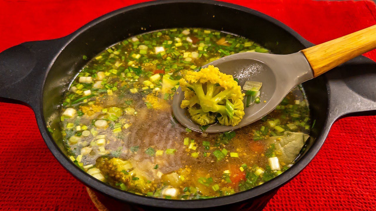 Put the chicken and vegetables in the pot and you have a delicious lunch!