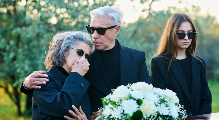 My 85-year-old uncle died with no will or funeral plans. I’m his only ...