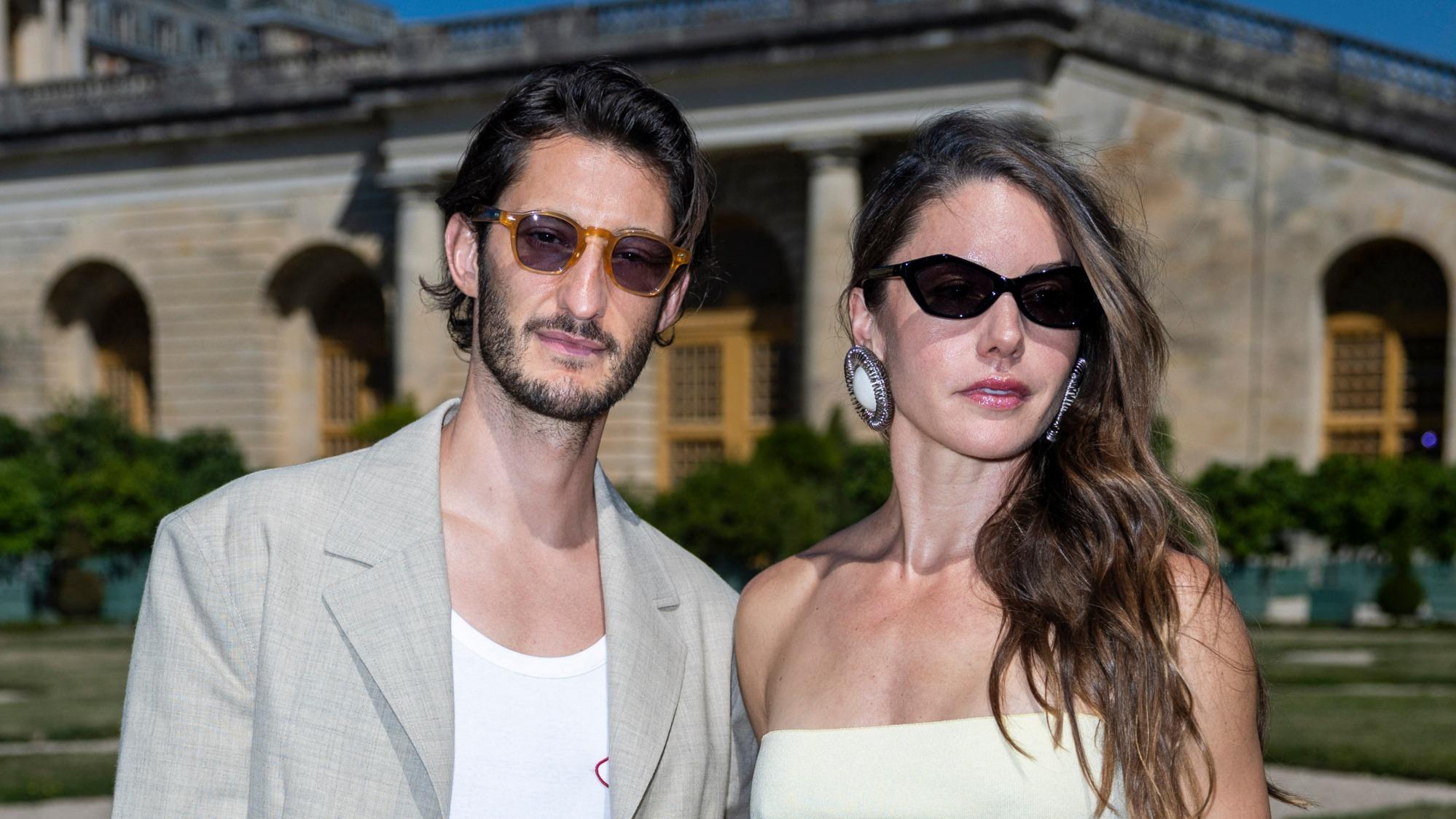Pierre Niney et sa femme Natasha Andrew s’offrent une escapade dans un ...