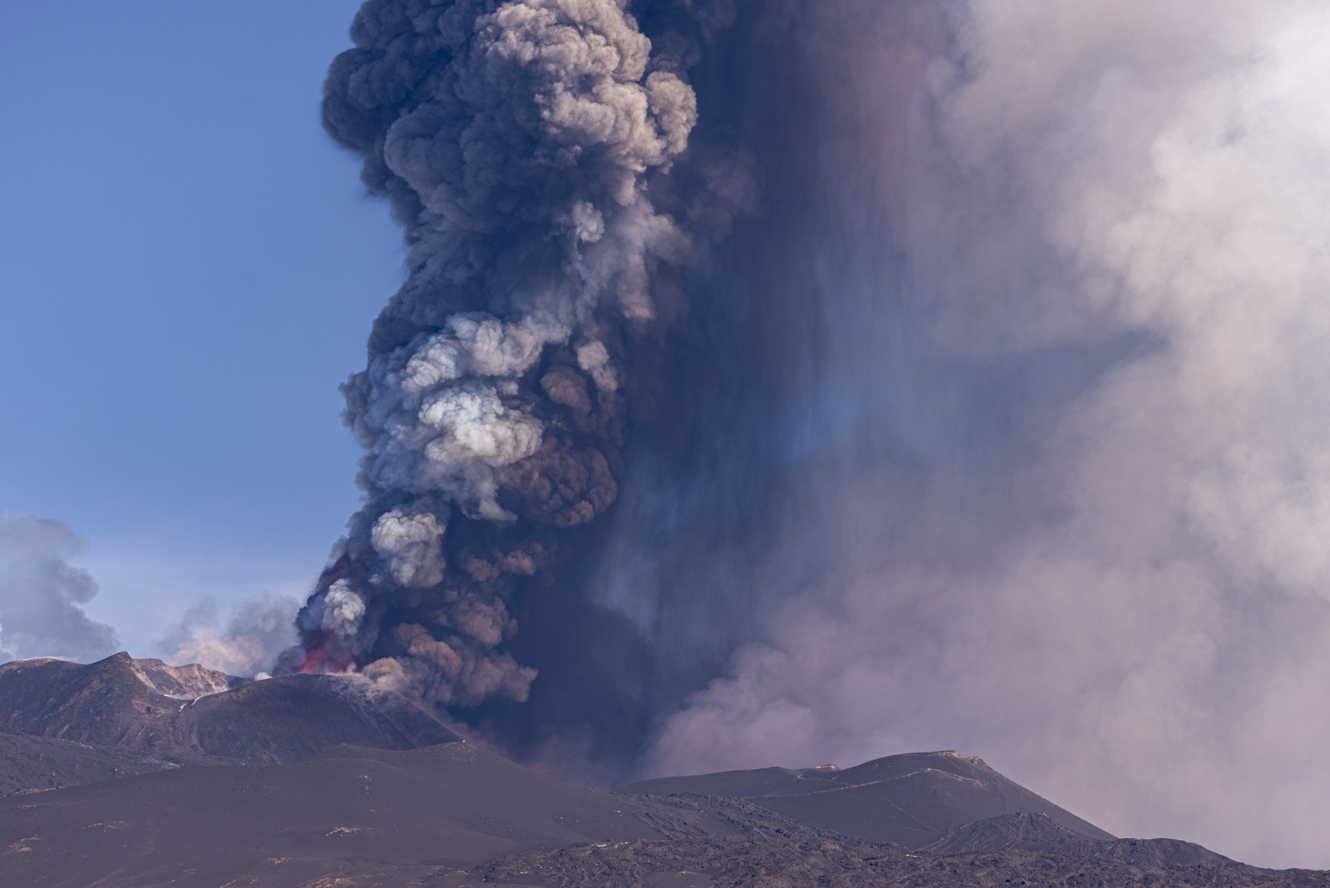 What was the biggest volcanic eruption in world history?