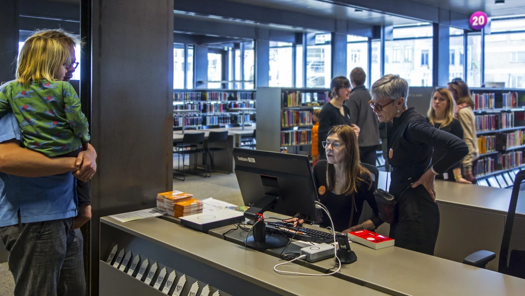 Exploring careers in library science