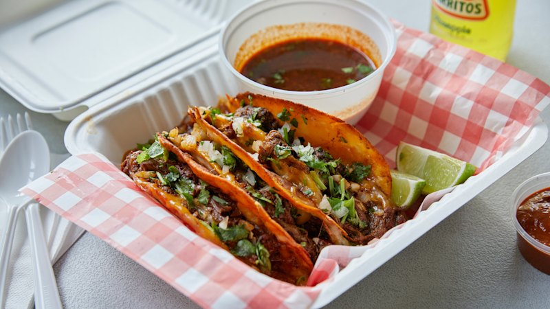 Papi’s birria tacos