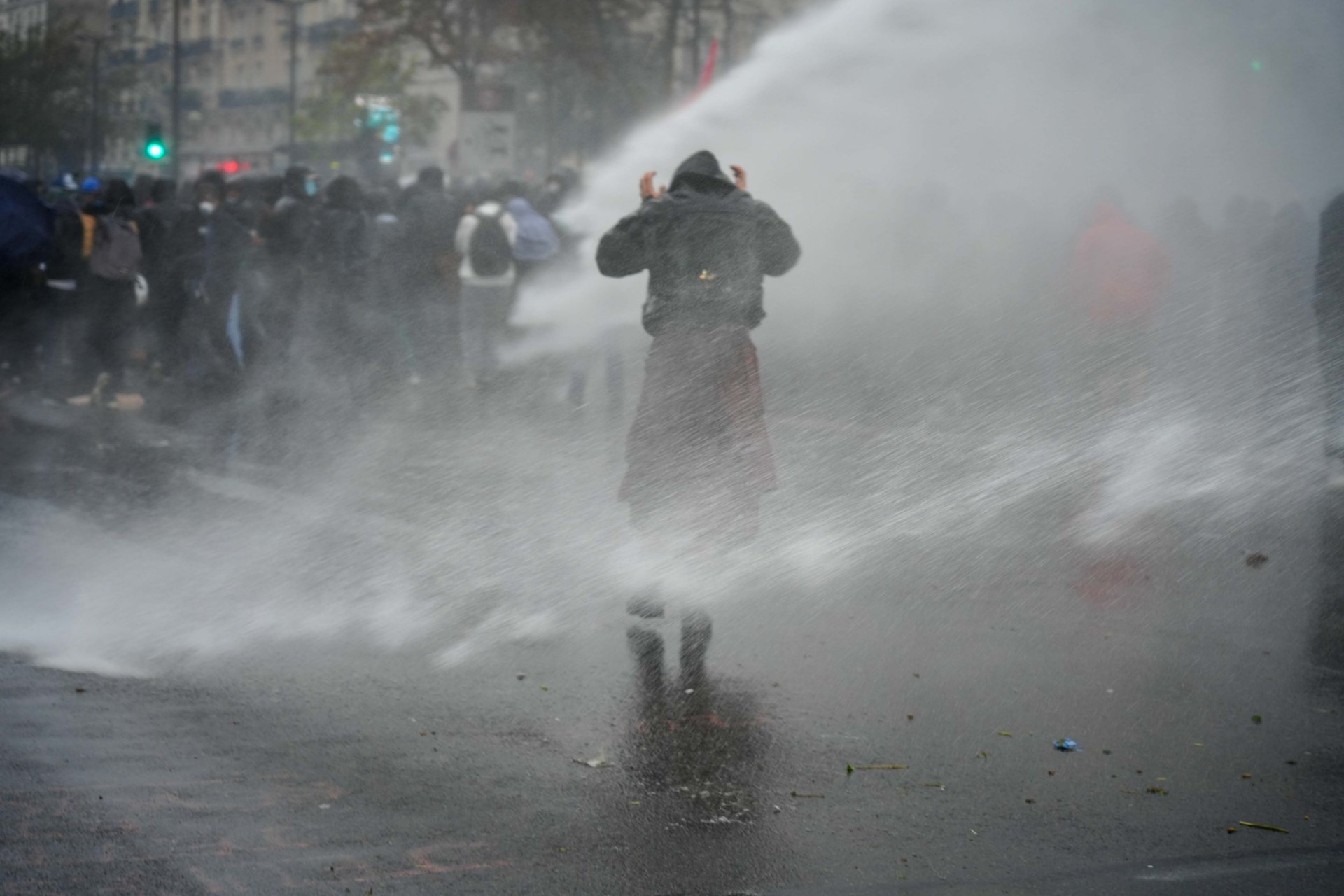 France riots in pictures: Protests of 400,000 people descend into ...