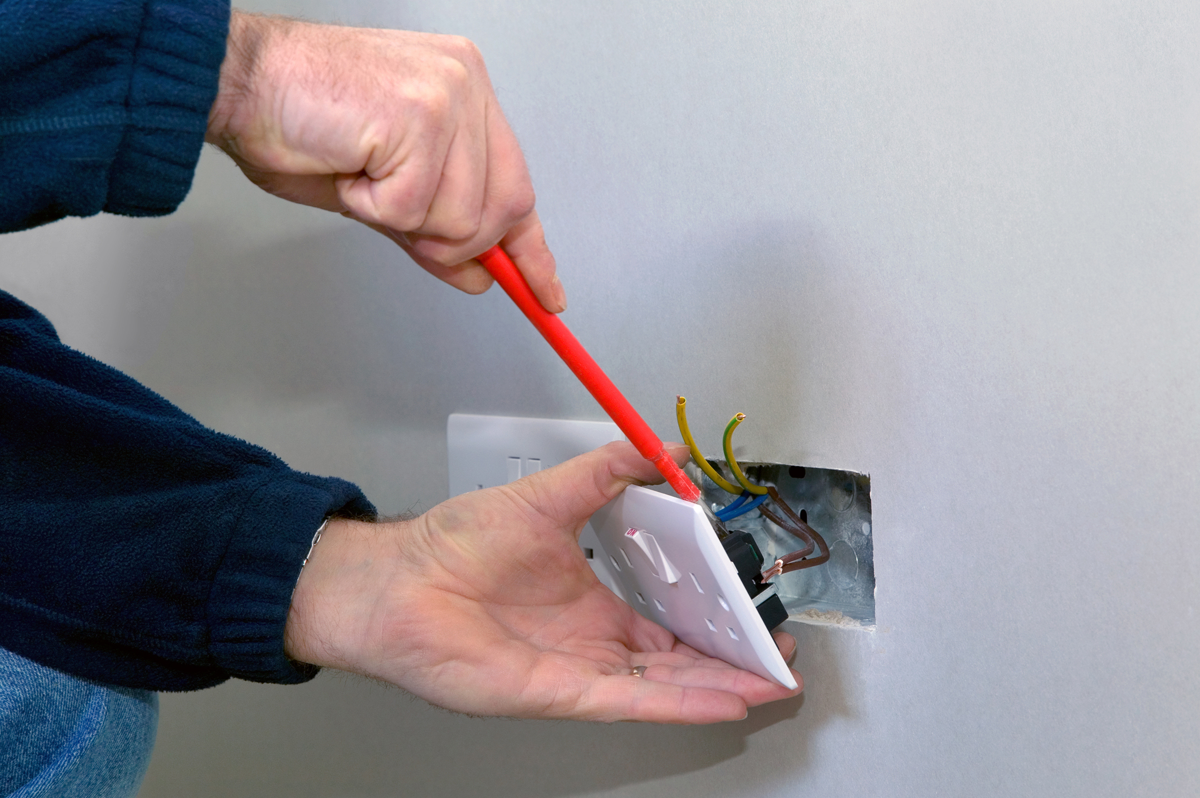 Ask Angi: Which electrical warning signs should homeowners never ignore?